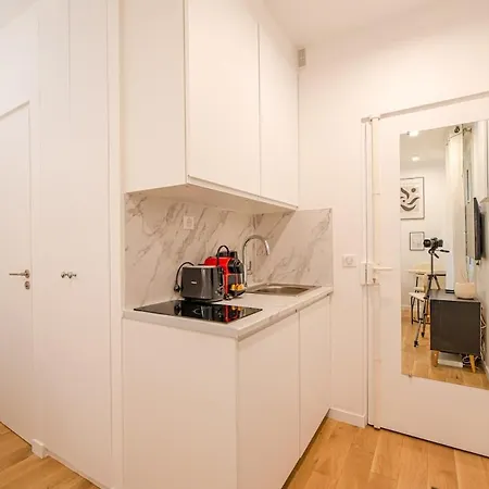 Апартаменты Charming In The Marais