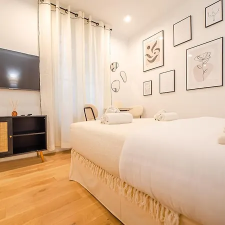 Charming In The Marais Апартаменты Париж