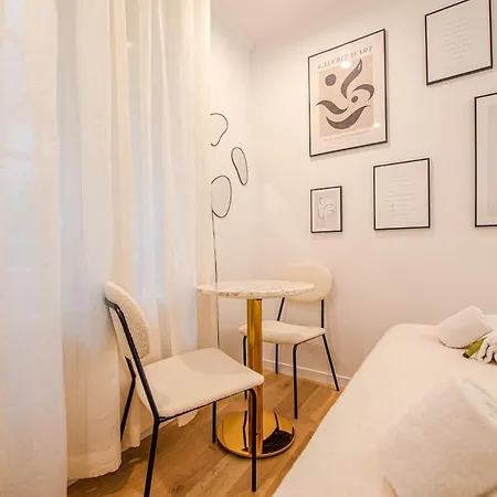 Apartment Charming In The Marais *