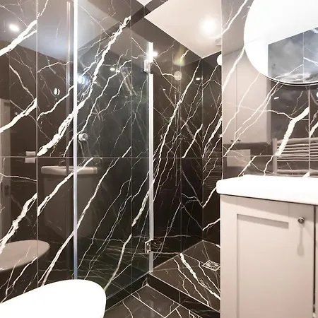 Апартаменты Charming In The Marais *