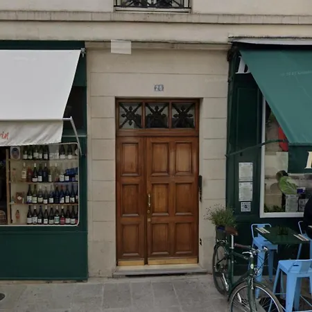 Charming In The Marais Apartment